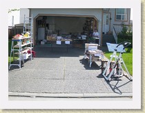 IMGP2793_garage_sale_stuff_and_L * Edwin and £oy∂a's Garage Sale--May 15, 2010Garage sale stuff and £oy∂a. * Edwin and £oy∂a's Garage Sale--May 15, 2010Garage sale stuff and £oy∂a. * 2424 x 1818 * (813KB)